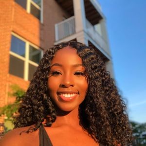 Meet your Posher, Akua